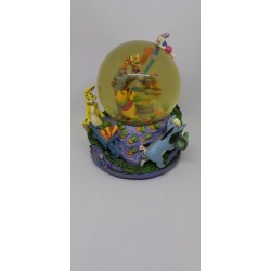 SnowGlobe Blistery Day Pooh